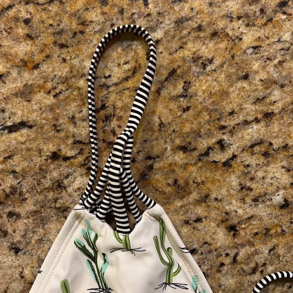LIKE NEW - Cactus Bikini Top - Size Large - Never Worn - Picture 3 of 6